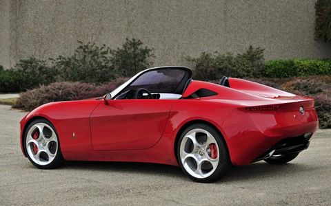 The Duettottanta concept back from 2010 is the about the size to expect in the new Spider