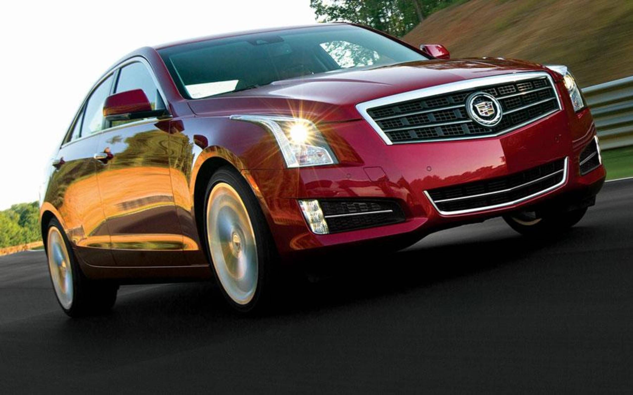 102-012 1/18 キャデラック Cadillac ATS-L レッド 723009997-1.jpg