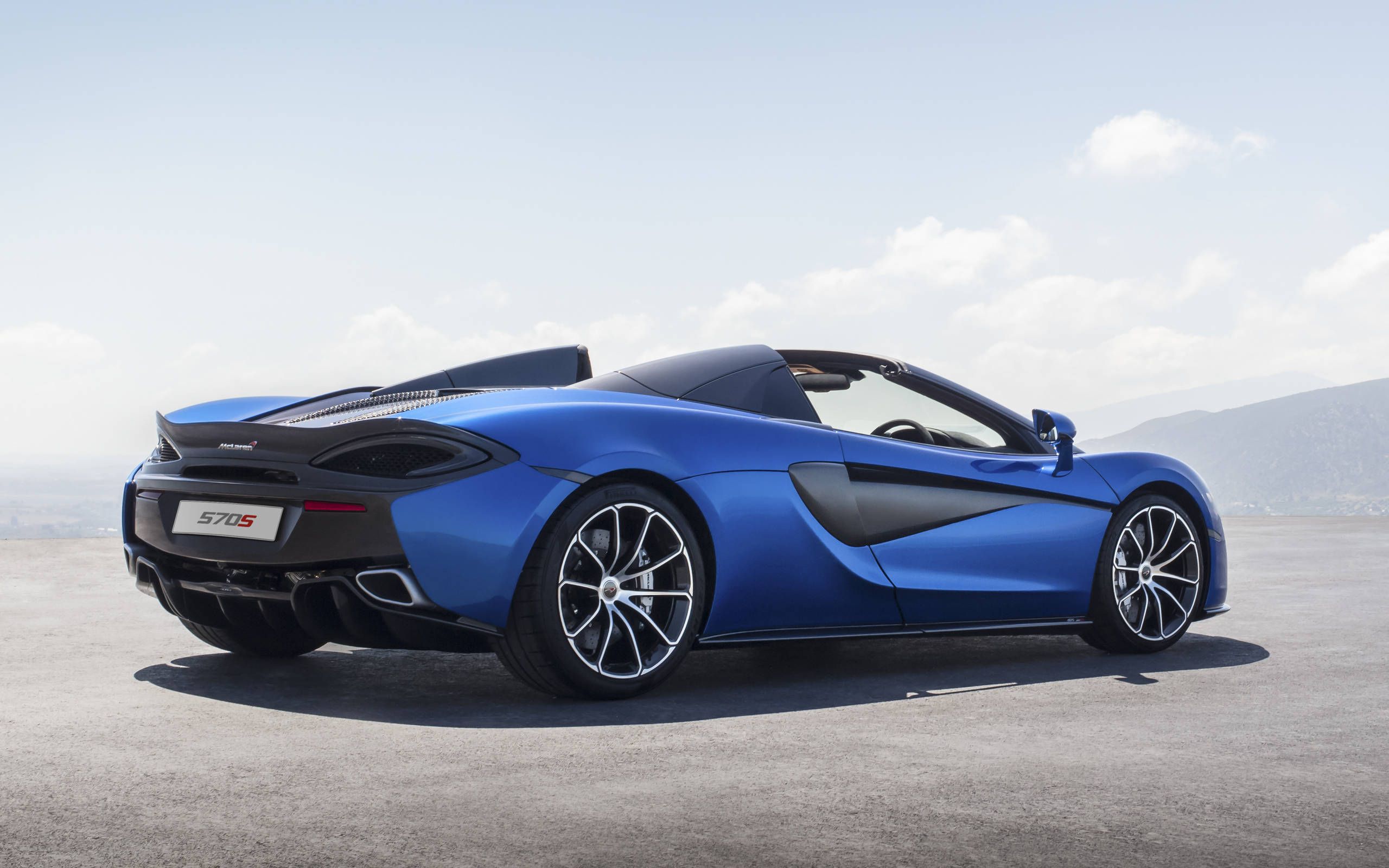 Meet the McLaren 570S Spider, still with 200-plus-mph top speed