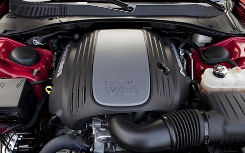 The 5.7-liter HEMI V8 pumps out 370 hp and 395 lb-ft of torque