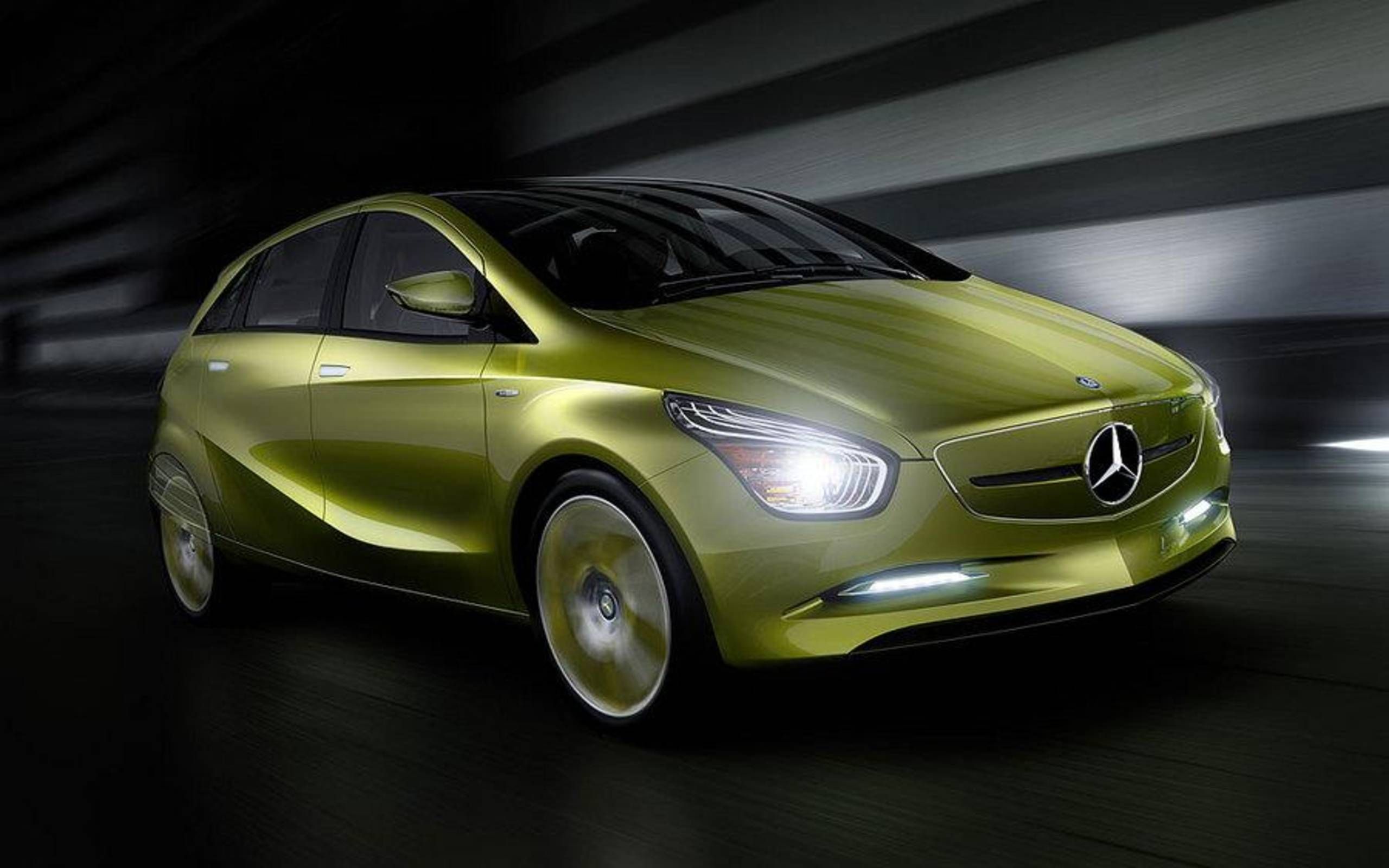 Mercedes Previews New B-class With Detroit Concepts