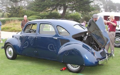 Just look at that streamlined design. The Hoffman X-8 was the car of the future in 1935.