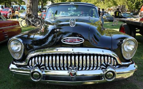 Big chrome grin from a '50s Buick at one of the many Woodward Dream Cruise car shows lining the Avenue.