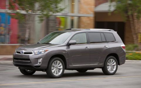 The 2013 Toyota Highlander Hybrid Limited is equipped with a 3.5-liter V6 hybrid system mated to a continuously variable transmission.