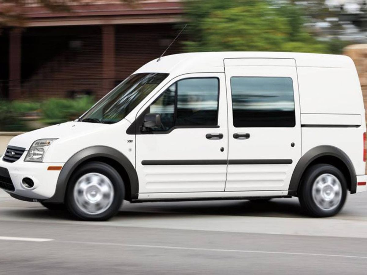 Ford Transit Connect hauls automaker back into U.S. small-van market
