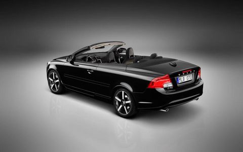 Having driven the car top-down on occasion, I attest to its fashionable appearance, roof up or down. - Executive Editor Bob Gritzinger