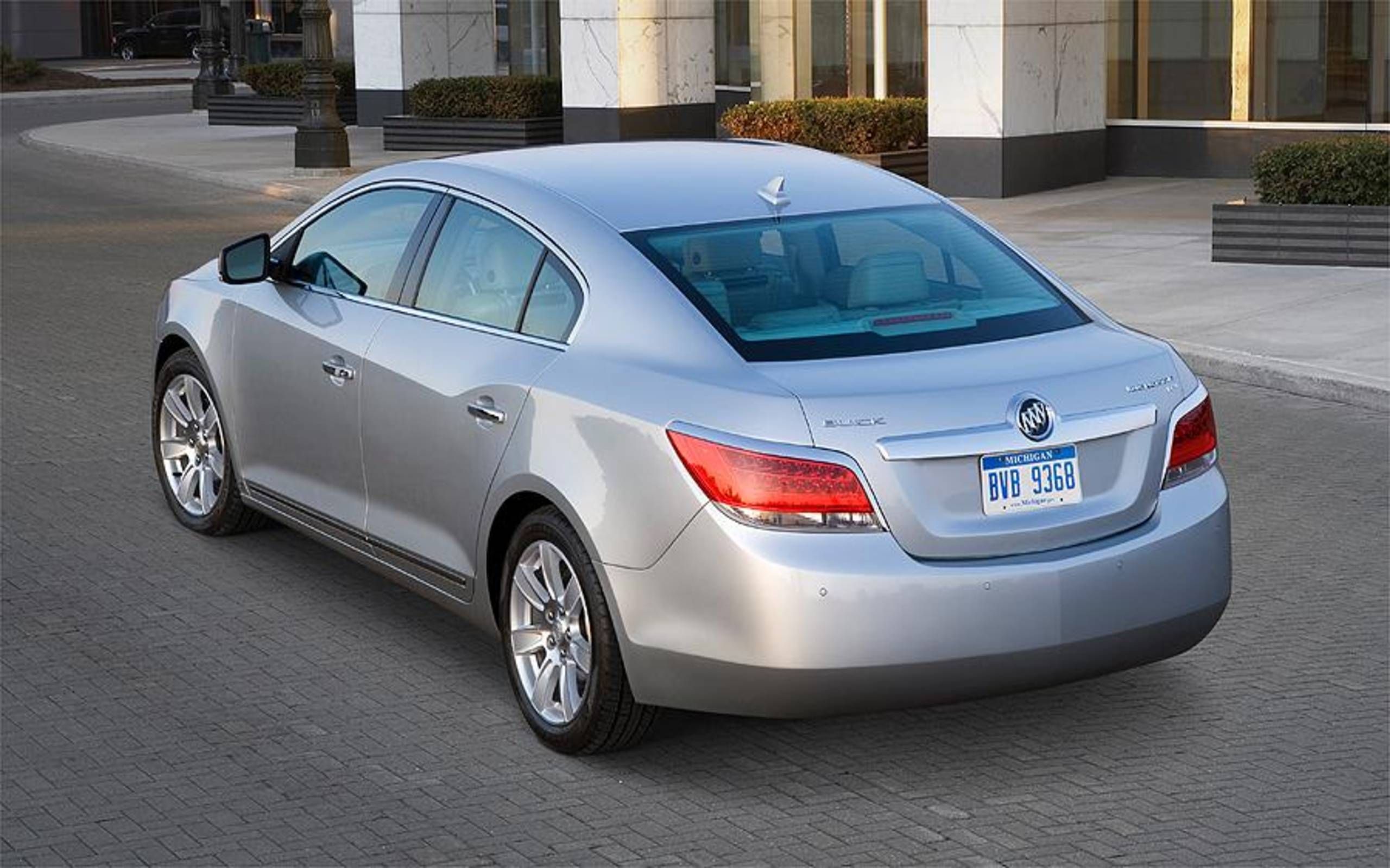 2010 Buick LaCrosse sets a new tone for the brand