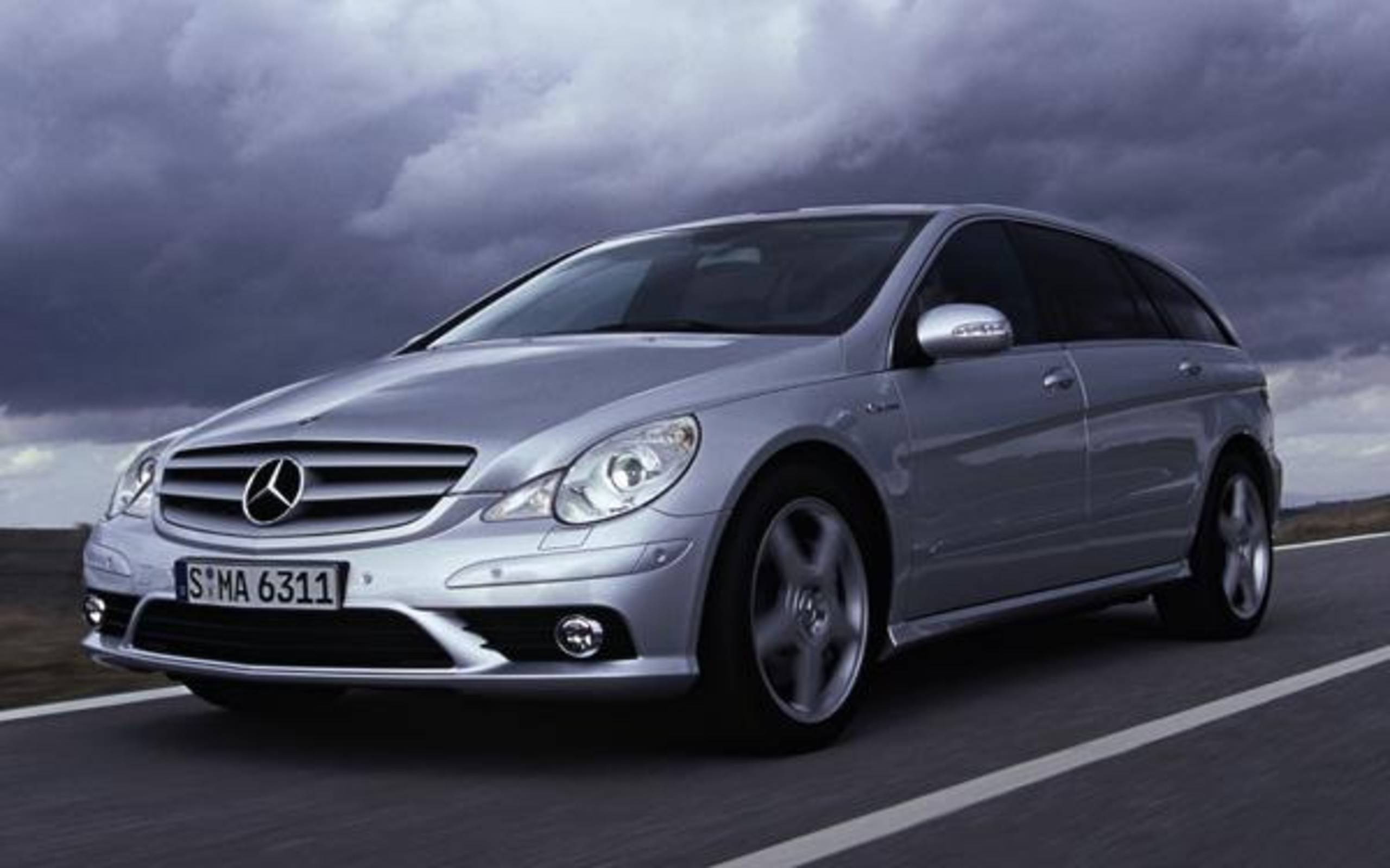 Mercedes-Benz Recalls Almost 300K Cars in the US