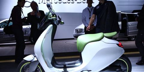 Paris Auto Show: Smart escooter