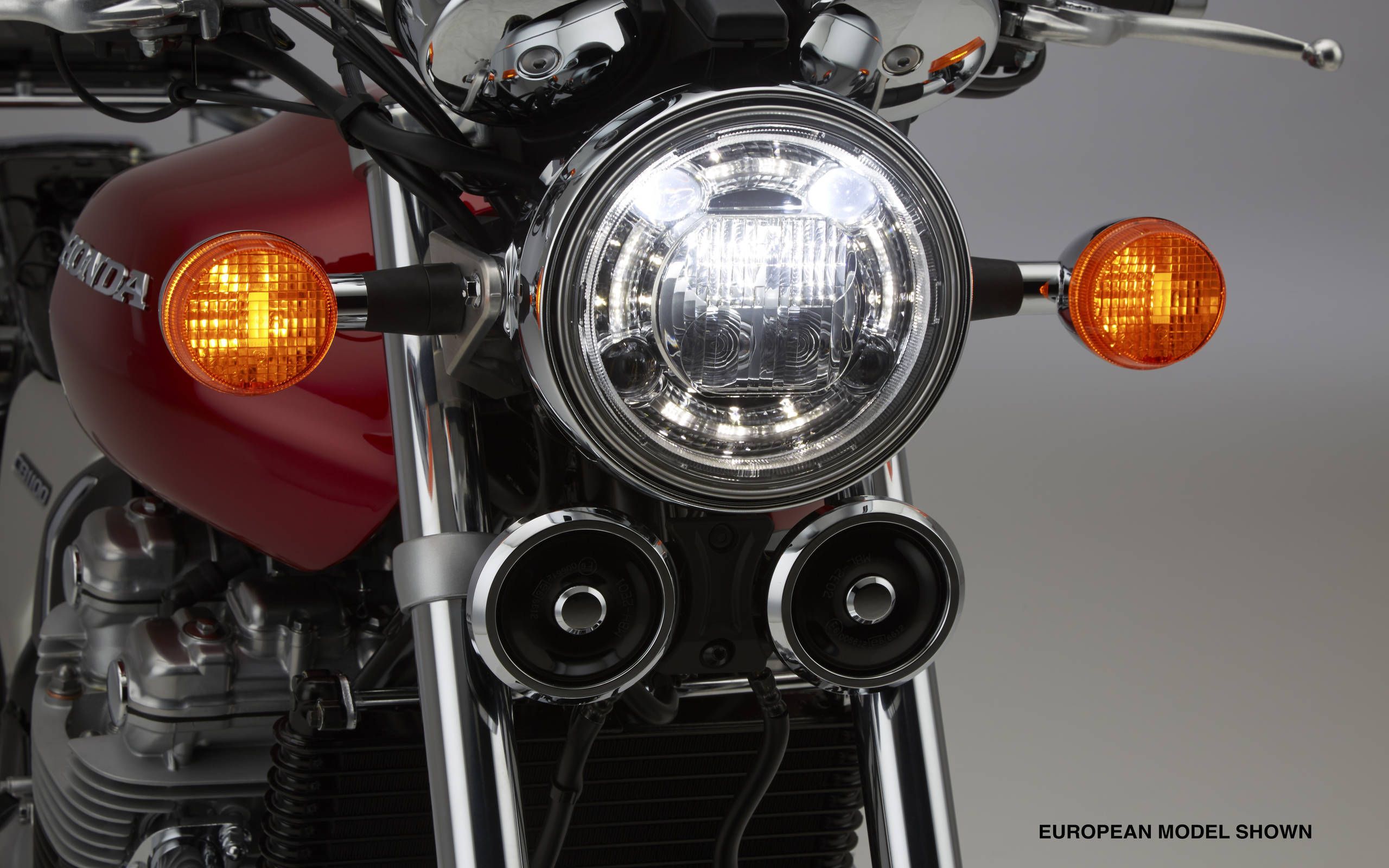 17 Honda Cb1100 Ex Ride Review Retro In The Best Possible Way