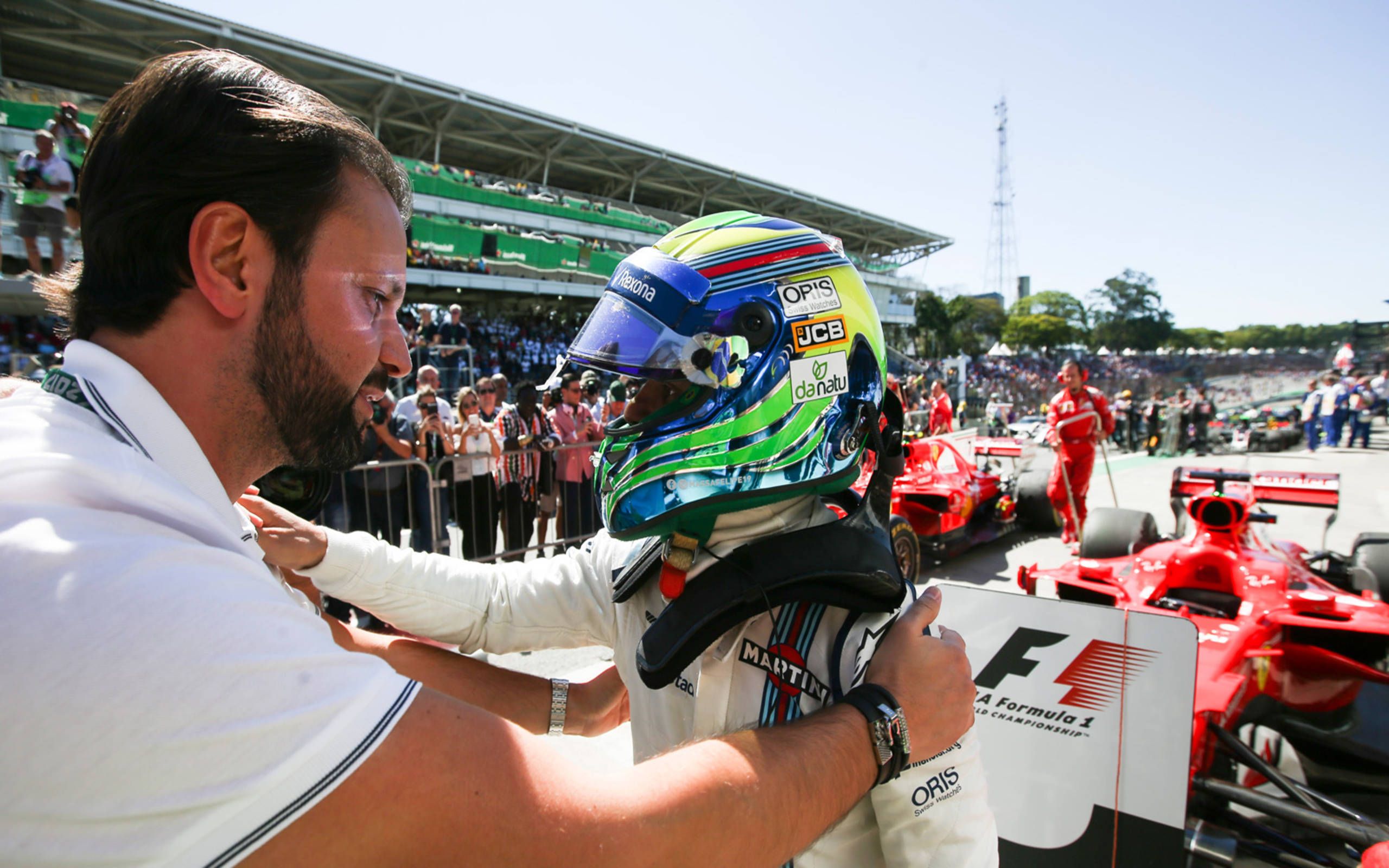 F1: Felipe Massa in tears at farewell after Brazilian GP