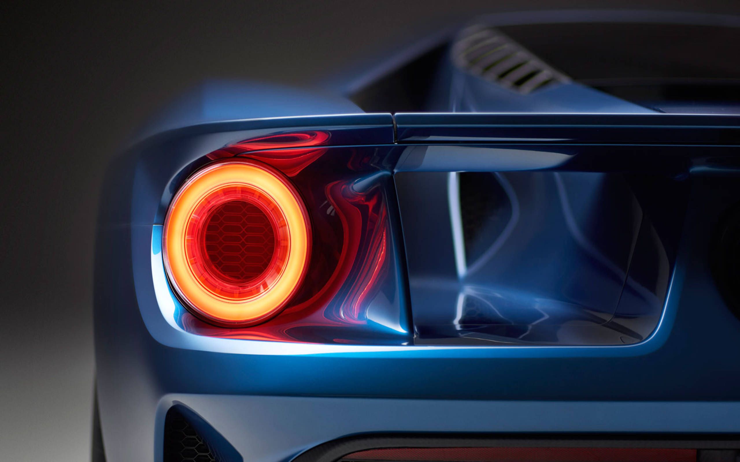 Ford GT's mysterious taillights