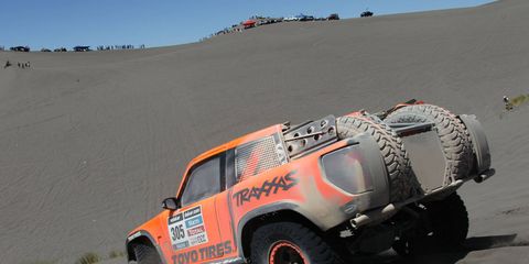 Robby Gordon wrecked one of his support vehicles in the final stretch of the Dakar Rally.