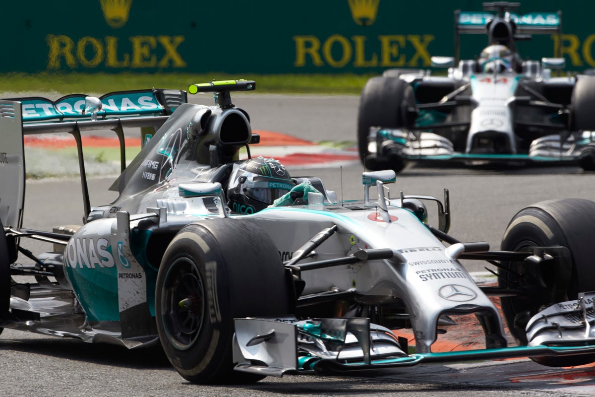 Mercedes boss Toto Wolff blasts F1 conspiracy theorists following Lewis ...