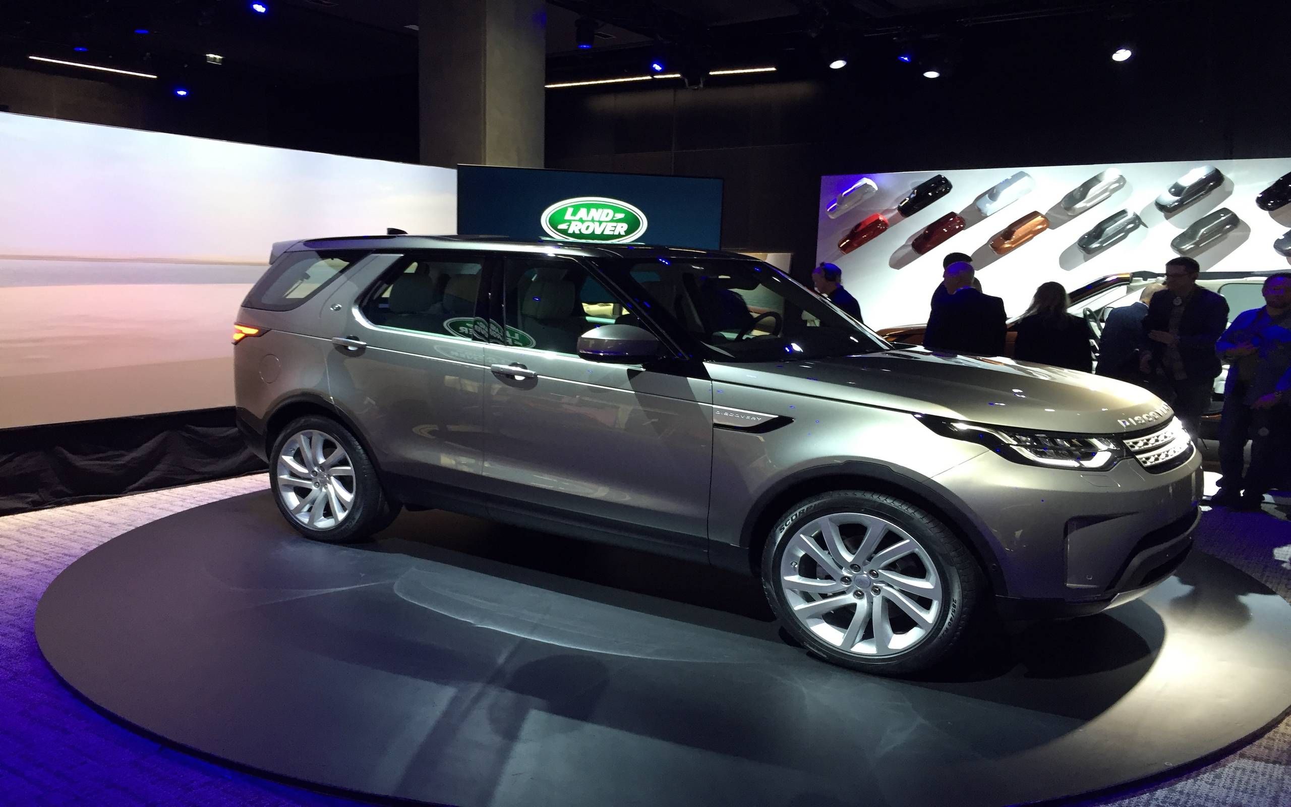 The 2017 Land Rover Discovery can seat 