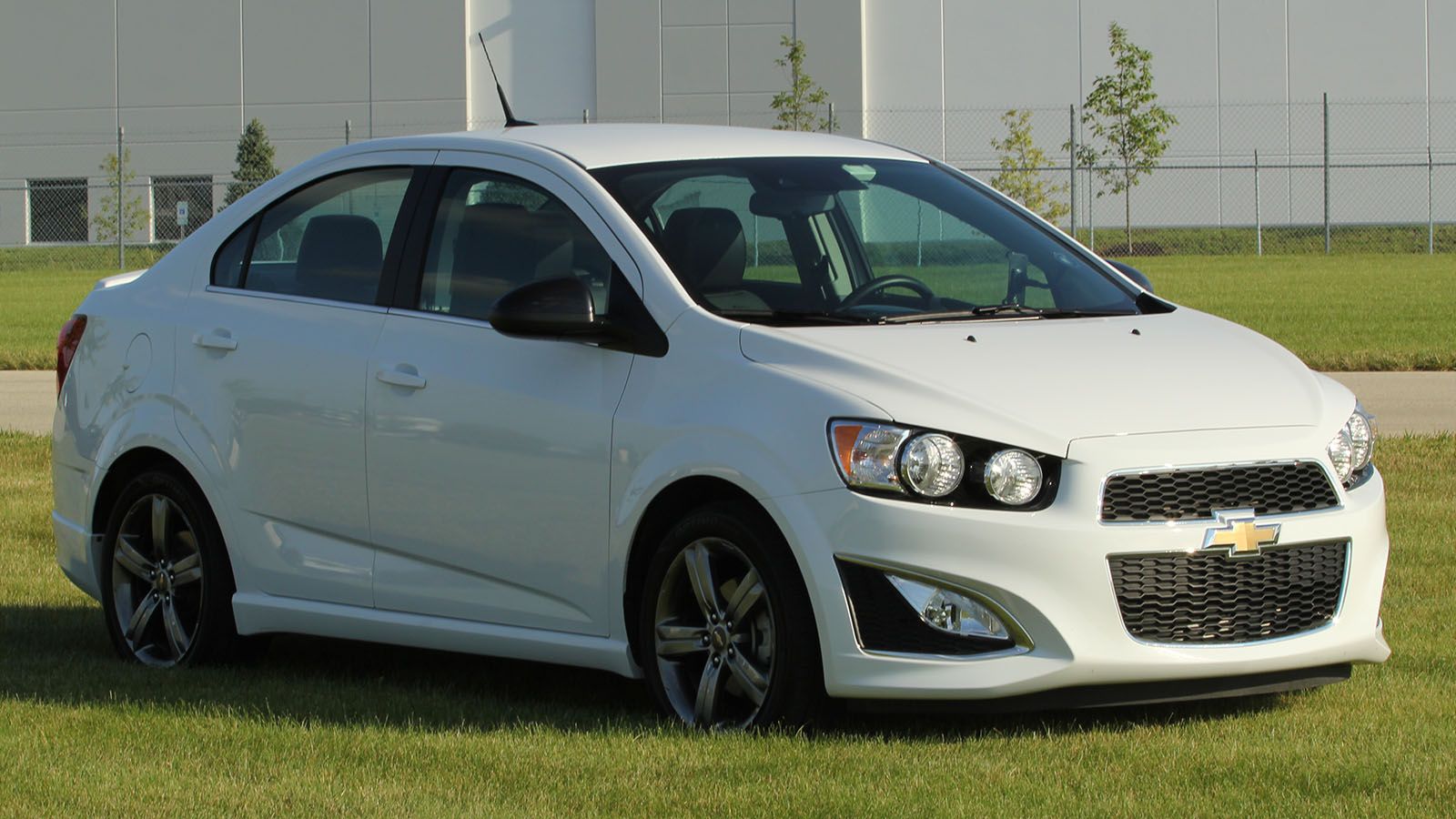 2014 Chevrolet Sonic – a shoebox of fun – CarNewsCafe