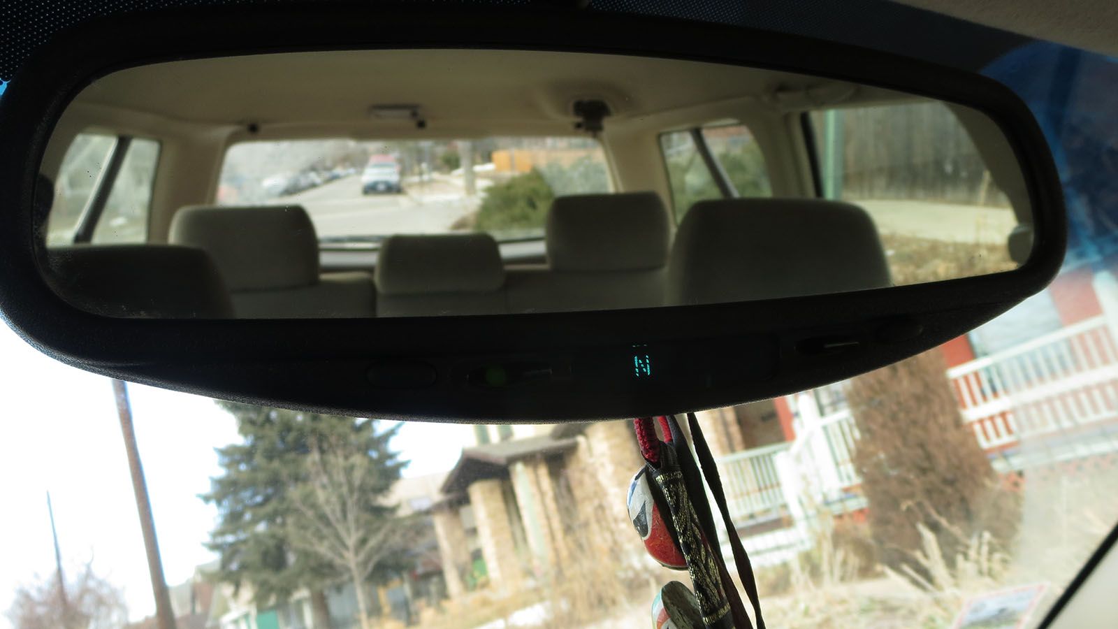 Mini Suction Car Windscreen Auto Rear View Mirror Digital Display Thermometer 