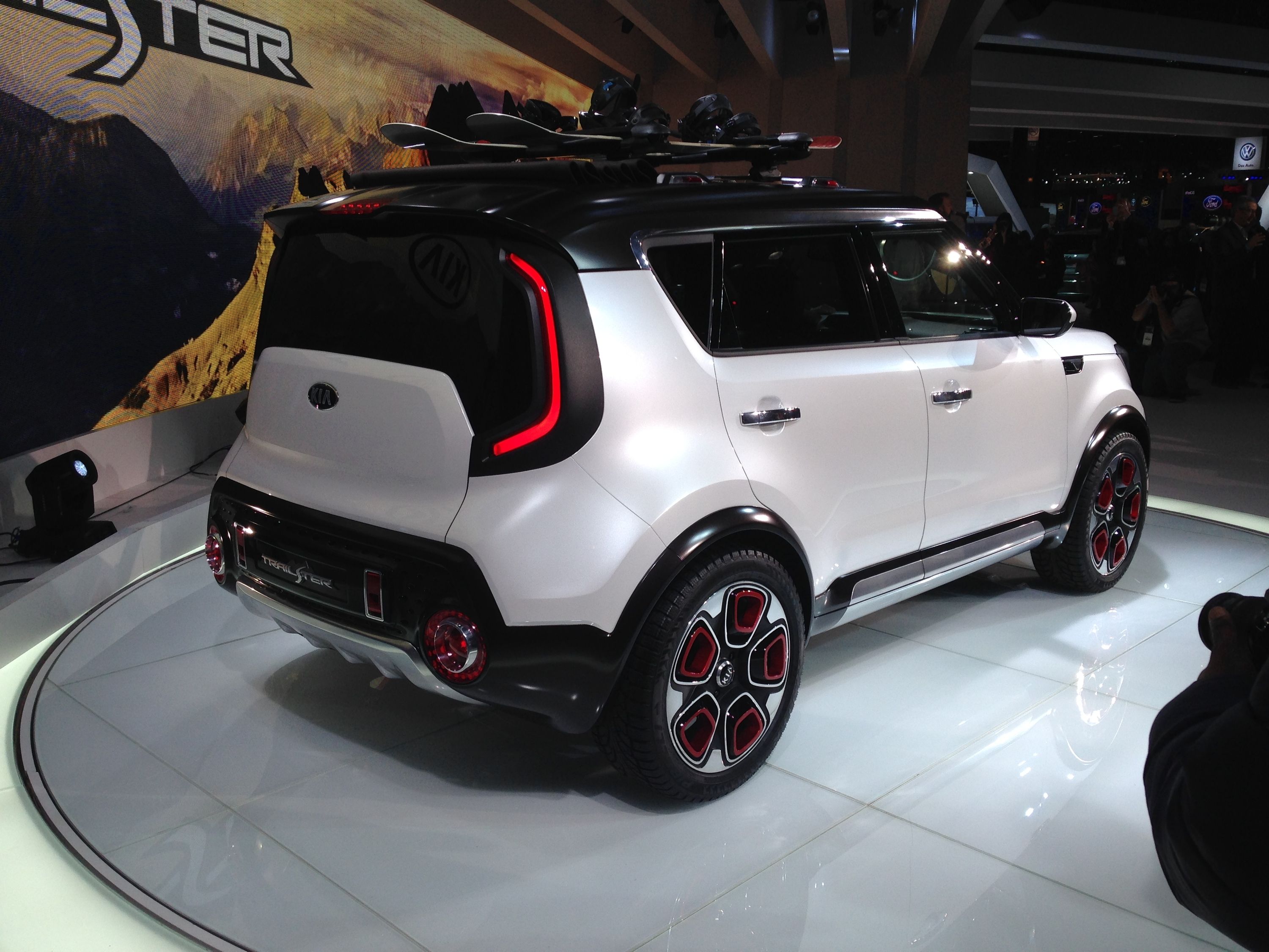 Kia reveals Trail'ster concept at the Chicago Auto Show