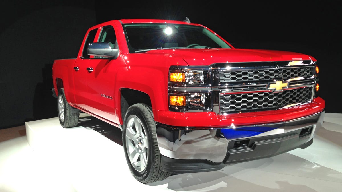 2015 Chevrolet Silverado 1500 Custom debuts at Chicago Auto Show