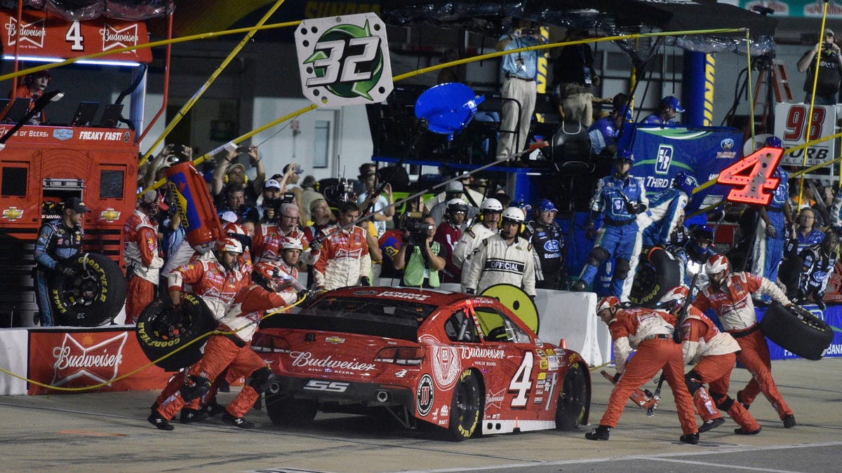 Kevin Harvick, Tony Stwart swap pit crews for NASCAR Chase