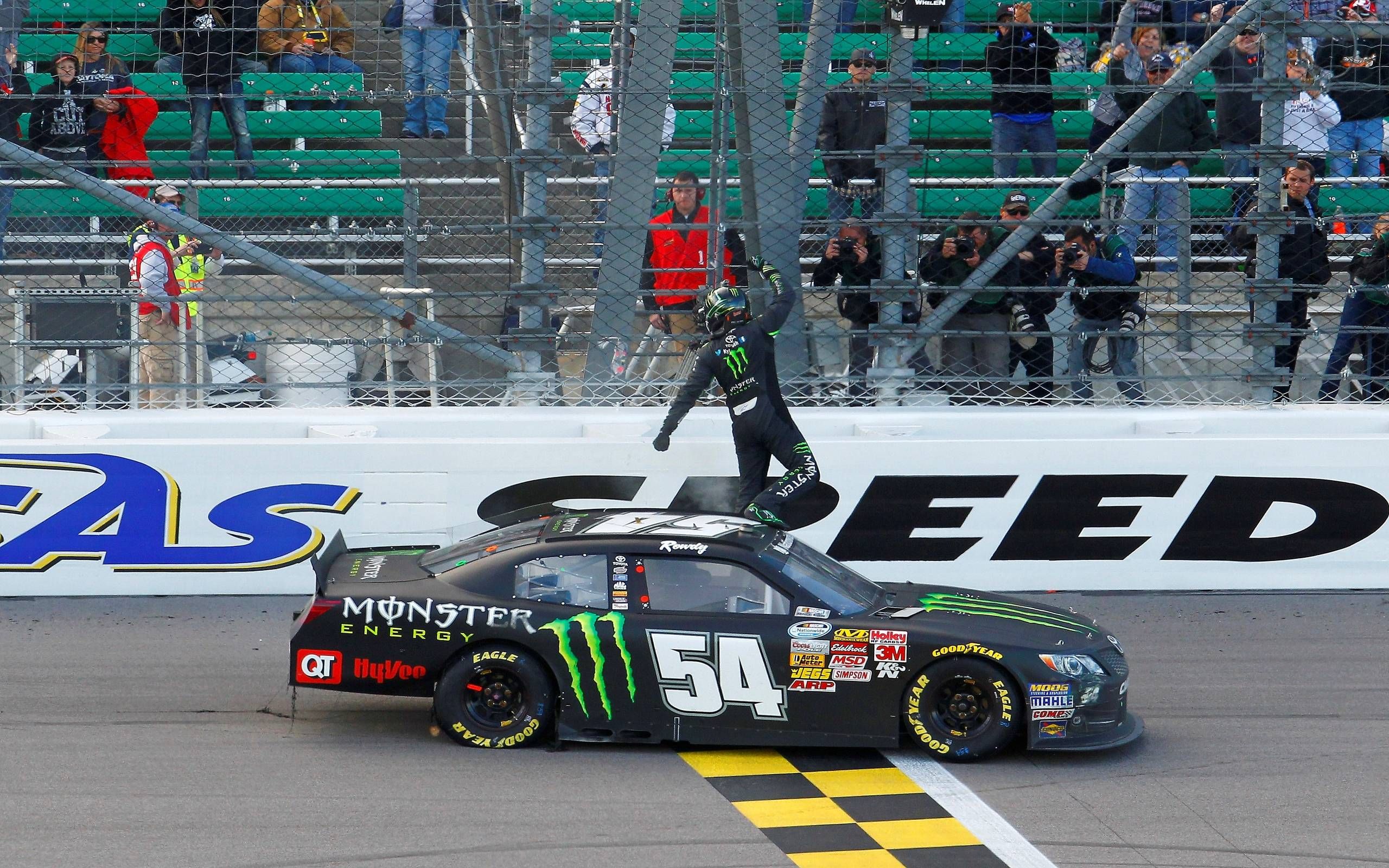 Kyle Busch, Toyota Win NASCAR Nationwide Series Race At Kansas Speedway