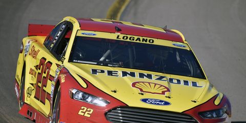 A bad pit stop cost Joey Logano, who finished 16th at Homestead on Sunday.