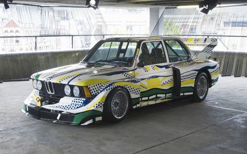 The design also shows the countryside through which the car has travelled. One could call it an enumeration of everything a car experiences – only that this car reflects all of these things before actually having been on a road,” said Roy Lichtenstein commenting on his design of the BMW 320i.