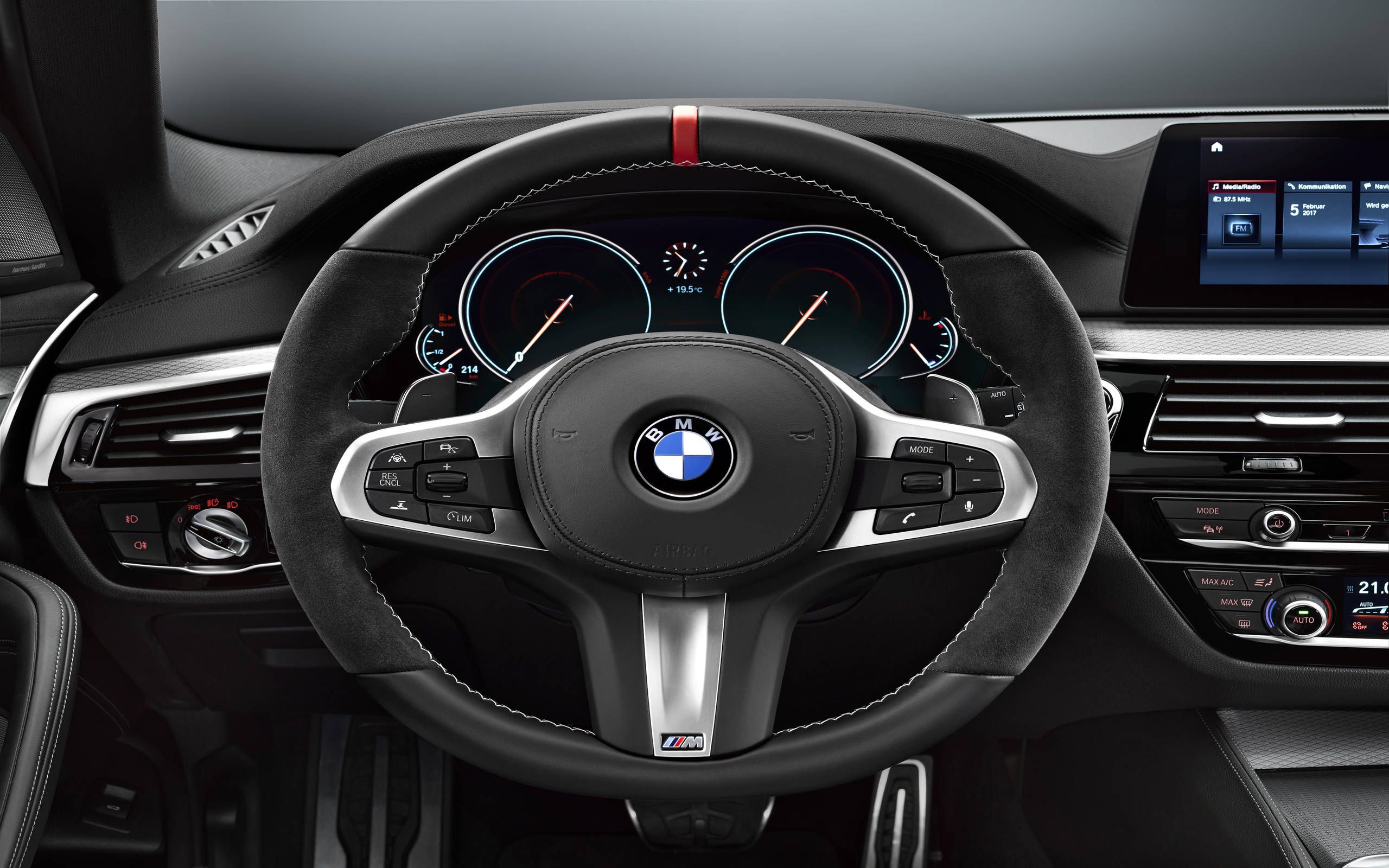 P90249186_highRes_the-new-bmw-5-series.jpg