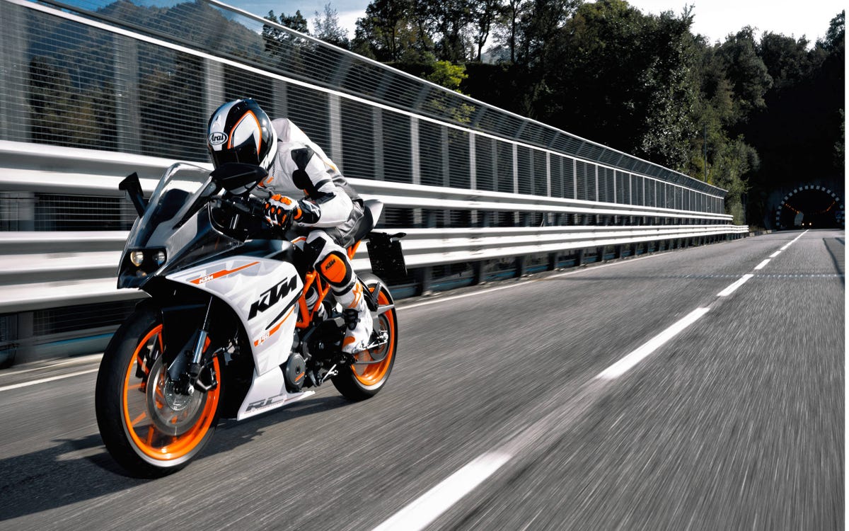 Best entry sport bike? 2015 KTM RC 390 ride review