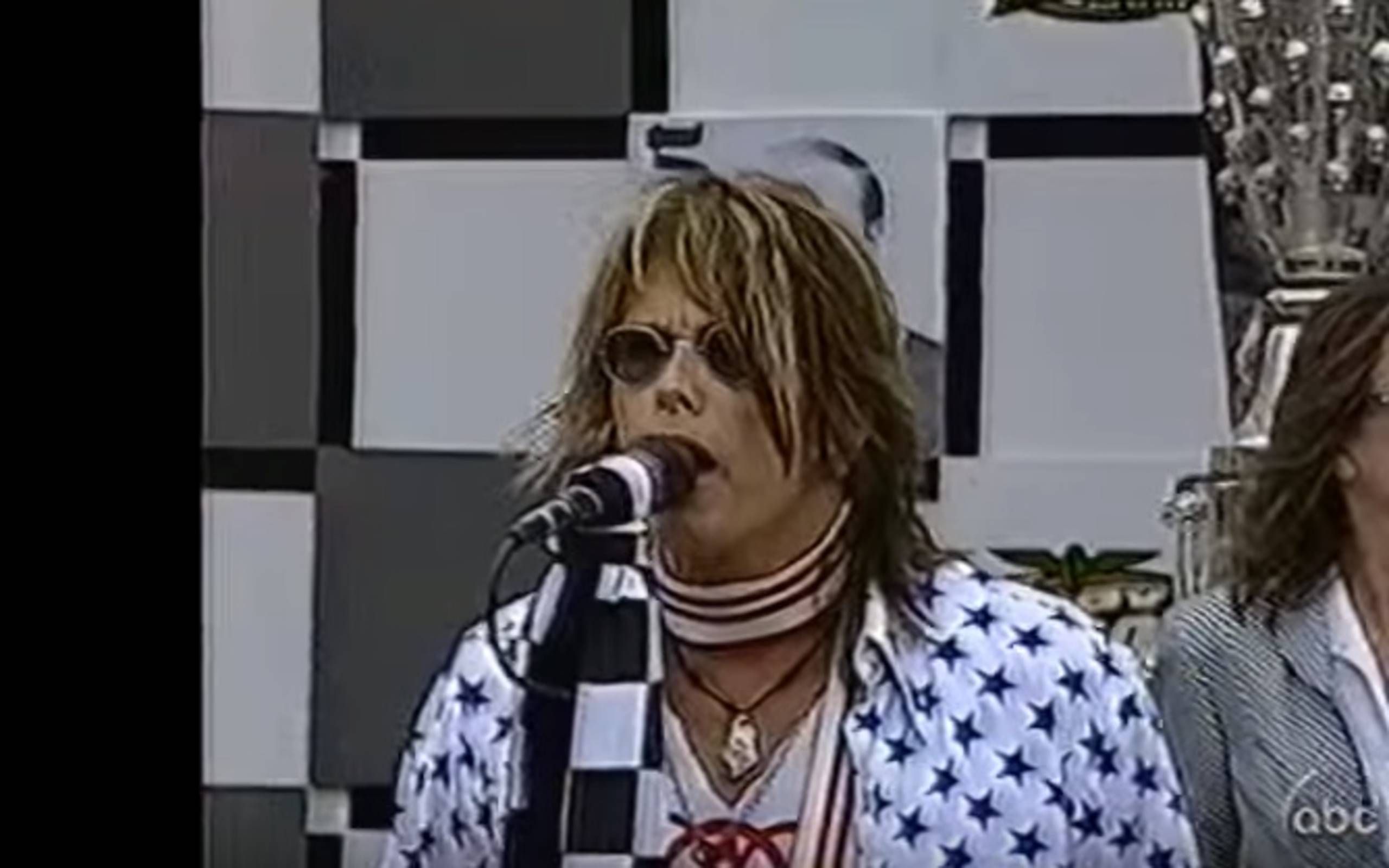 That Time When Steven Tyler Butchered The National Anthem And A C-5 Saved  The Performance