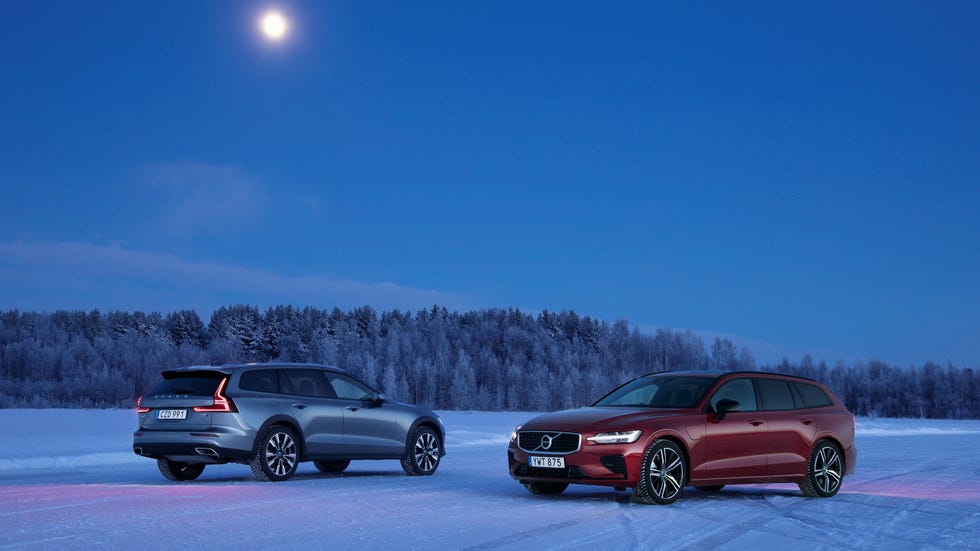 2020 Volvo V60 Cross Country first drive: Roof height matters