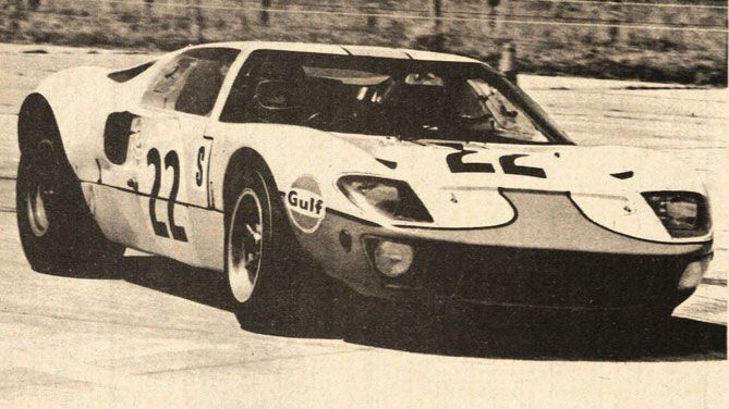FORD GT40 N.22 WINNER 12 H SEBRING 1969 J.ICKX-J.OLIVER 1:43 Spark Model 