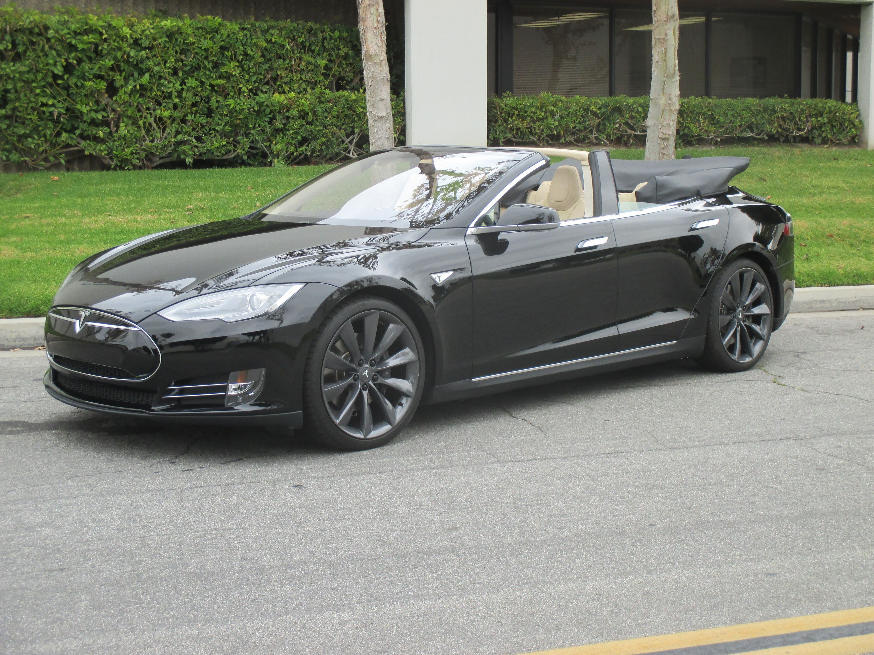 Tesla S convertible drive