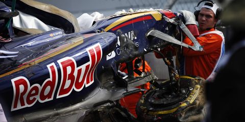 Despite being in a huge wreck during F1 practice, Carlos Sainz wants to drive in Sunday's race.