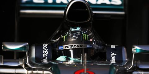 Nico Rosberg feels that divided attention from the team could hurt his chances at a Formula One championship.