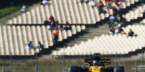 Renault F1 team officials expect Nico Hulkenberg and the RS17 to rack up points this season.