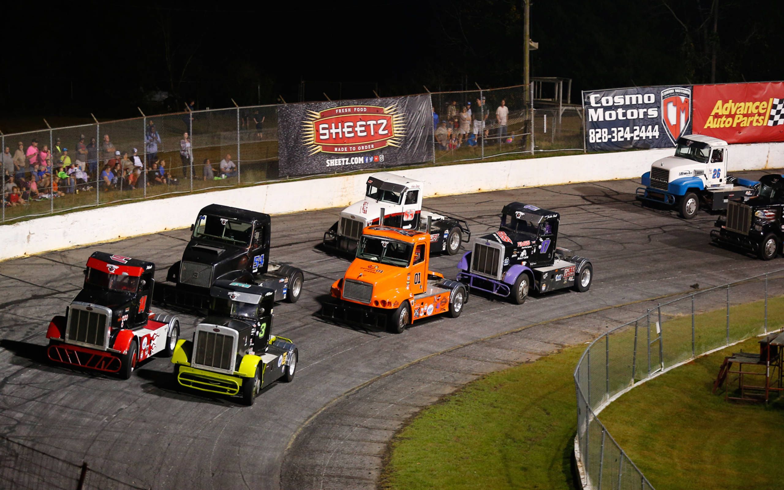 Big deal: Bandit Big Rig Series brings showtime to truck racing