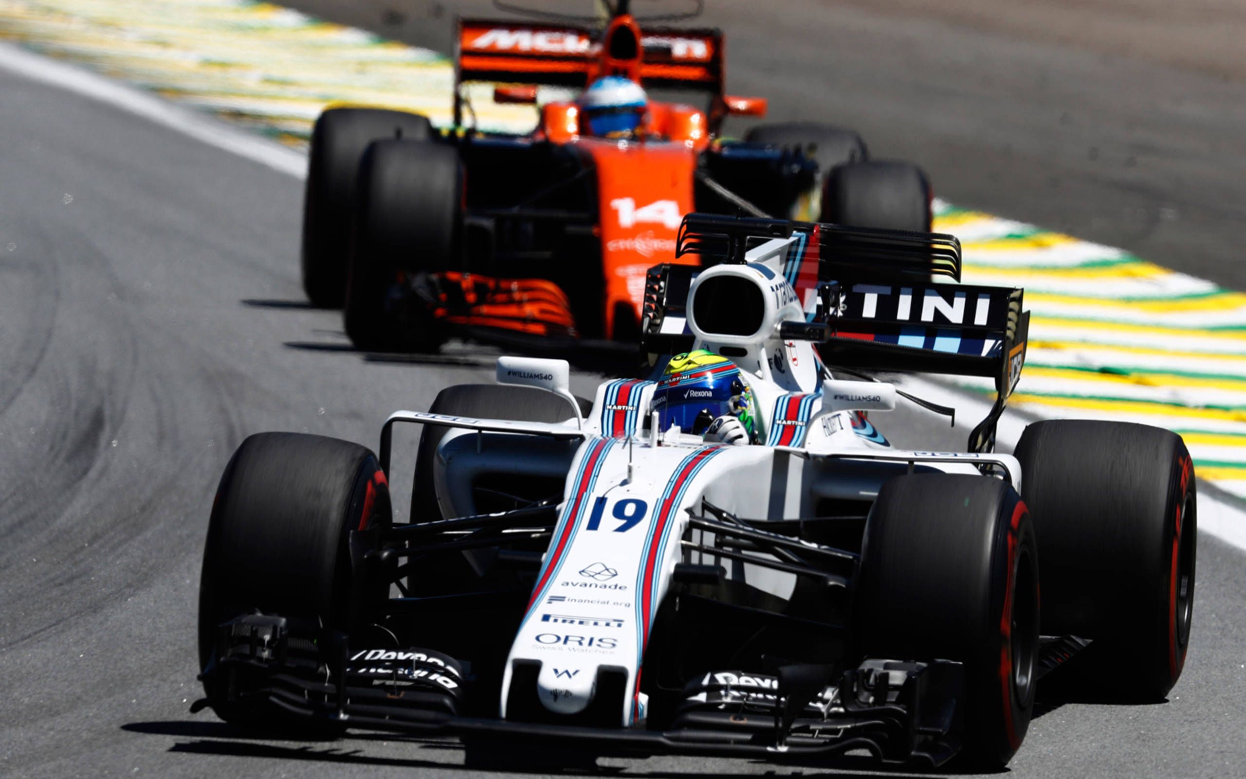 F1: Felipe Massa in tears at farewell after Brazilian GP