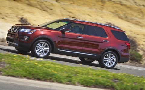 The redesigned hood, headlamps, grille, fender and fog lamps give the Explorer a fresh new look.