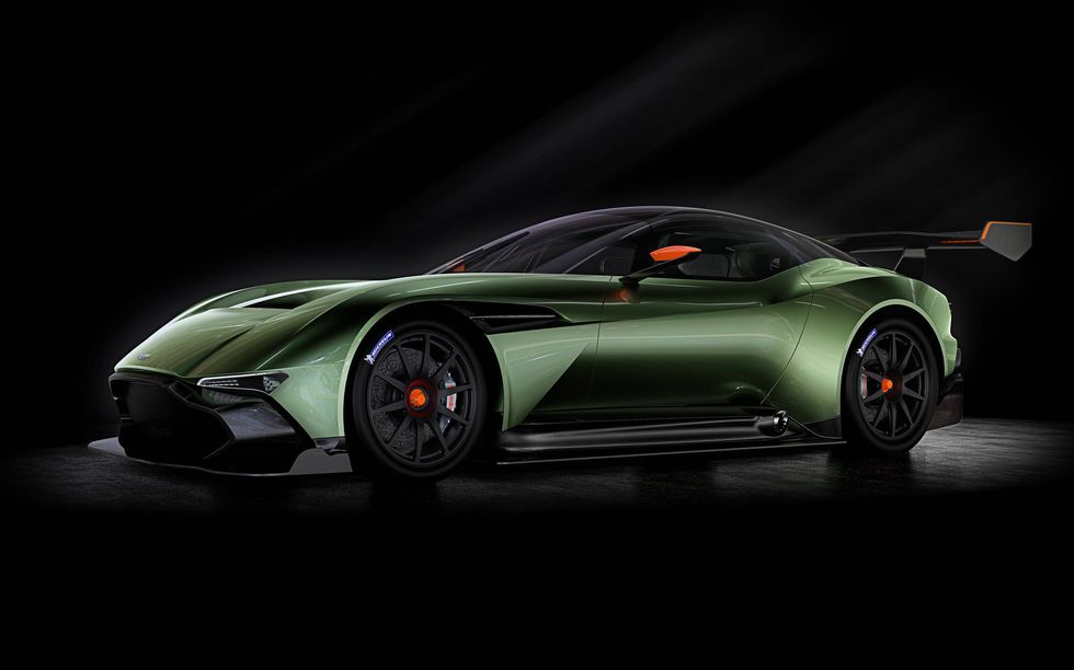 7.0-liter V12 Aston Martin Vulcan debuts before Geneva auto show