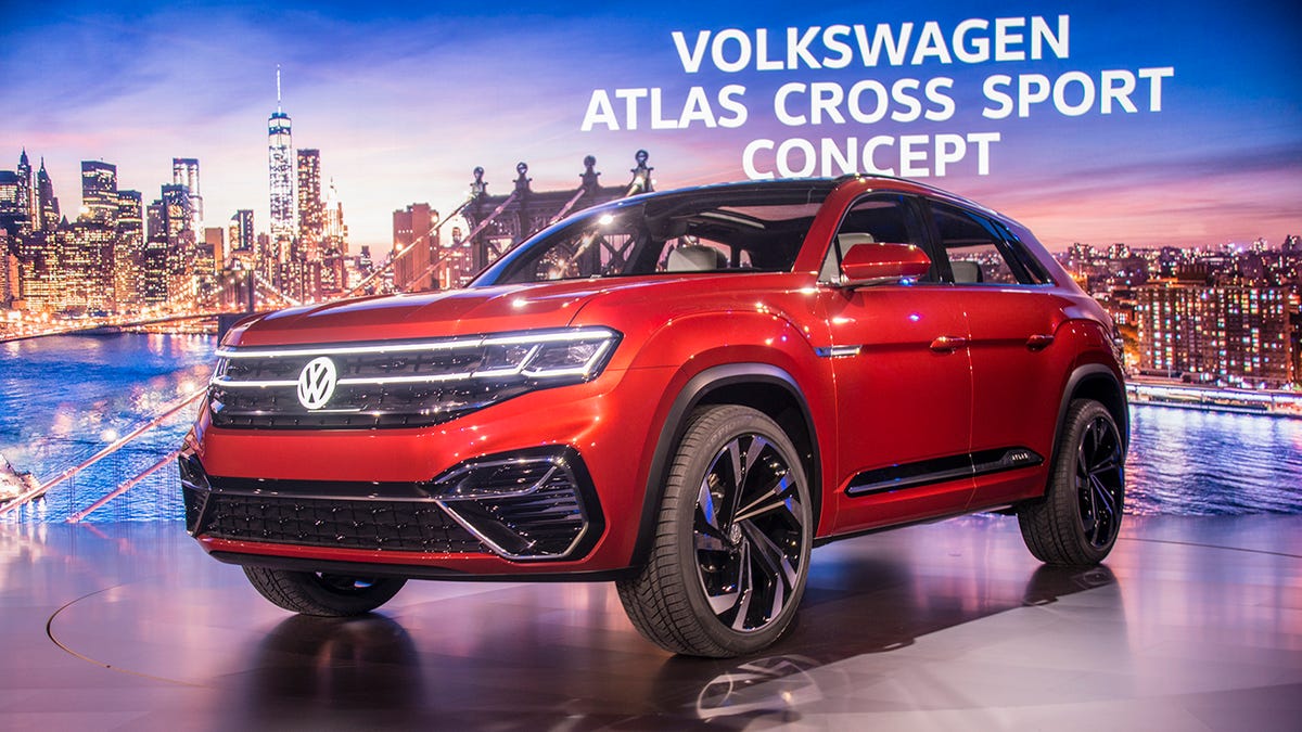 VW Atlas Cross Sport concept previews 5-seat SUV due next year