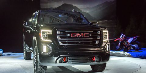 GMC debuted the Sierra AT4 before the start of the New York auto show, also taking the opportunity to announce the AT4 pickup line which will spread through the range.