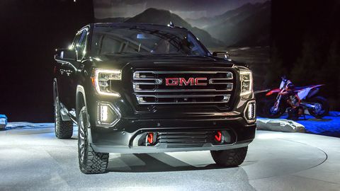 GMC debuted the Sierra AT4 before the start of the New York auto show, also taking the opportunity to announce the AT4 pickup line which will spread through the range.