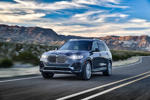 Here is the 2019 BMW X7 xDrive40i. It's big! And it shows real presence going down the road.