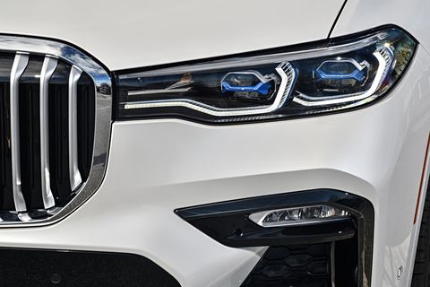 The 2019 BMW X7 xDrive50i in detail