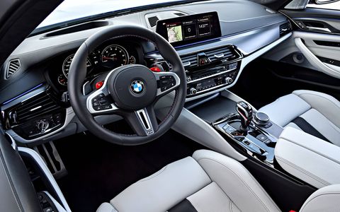2018 BMW M5 interior