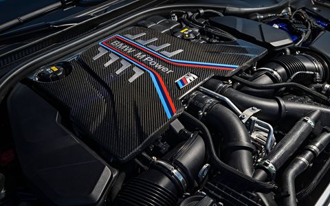 2018 BMW M5 engine bay