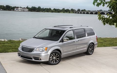 The Chrysler Town & Country delivers an impressive 17 city/25 highway mpg.