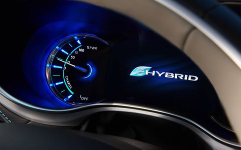 The 2017 Chrysler Pacifica Hybrid features as standard the Uconnect 8.4 system with an 8.4-inch touchscreen, available navigation, integrated voice command and Uconnect Access, which keeps drivers and passengers connected with helpful information, such as fuel prices and movie listings.