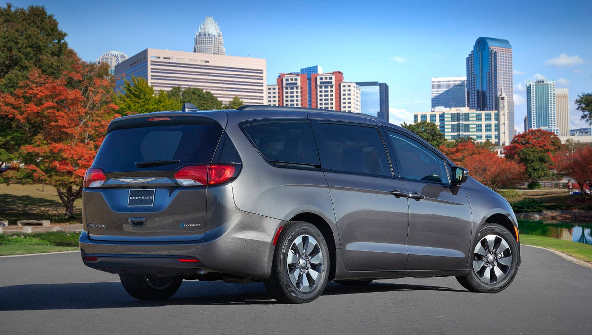 A season with the 2018 Chrysler Pacifica Hybrid: Everyone loves a minivan